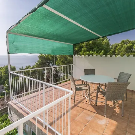 Jere Stipe Apartment *
